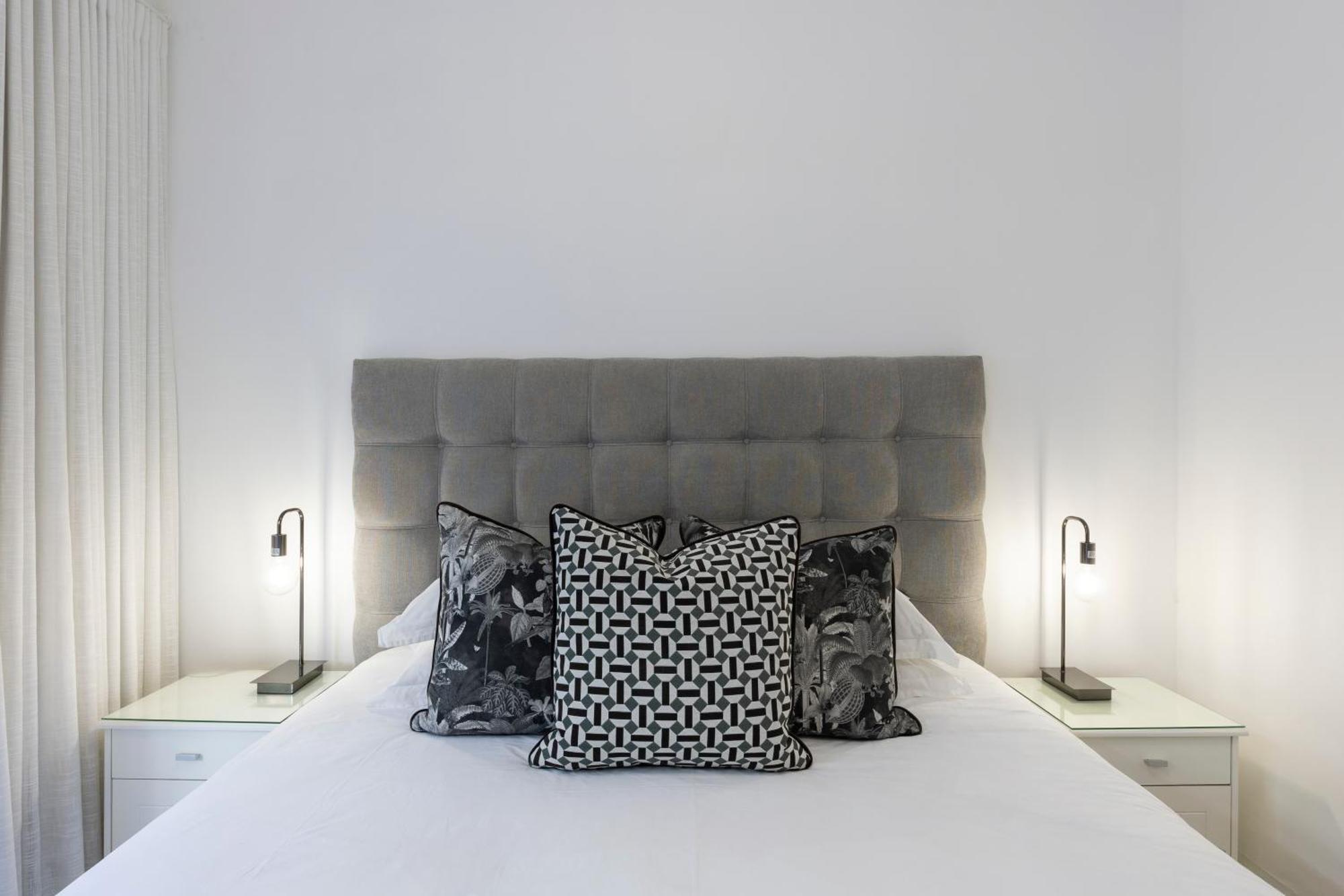Clifton Yolo Spaces - Clifton Beachfront Apartments เคปทาวน์ ภายนอก รูปภาพ