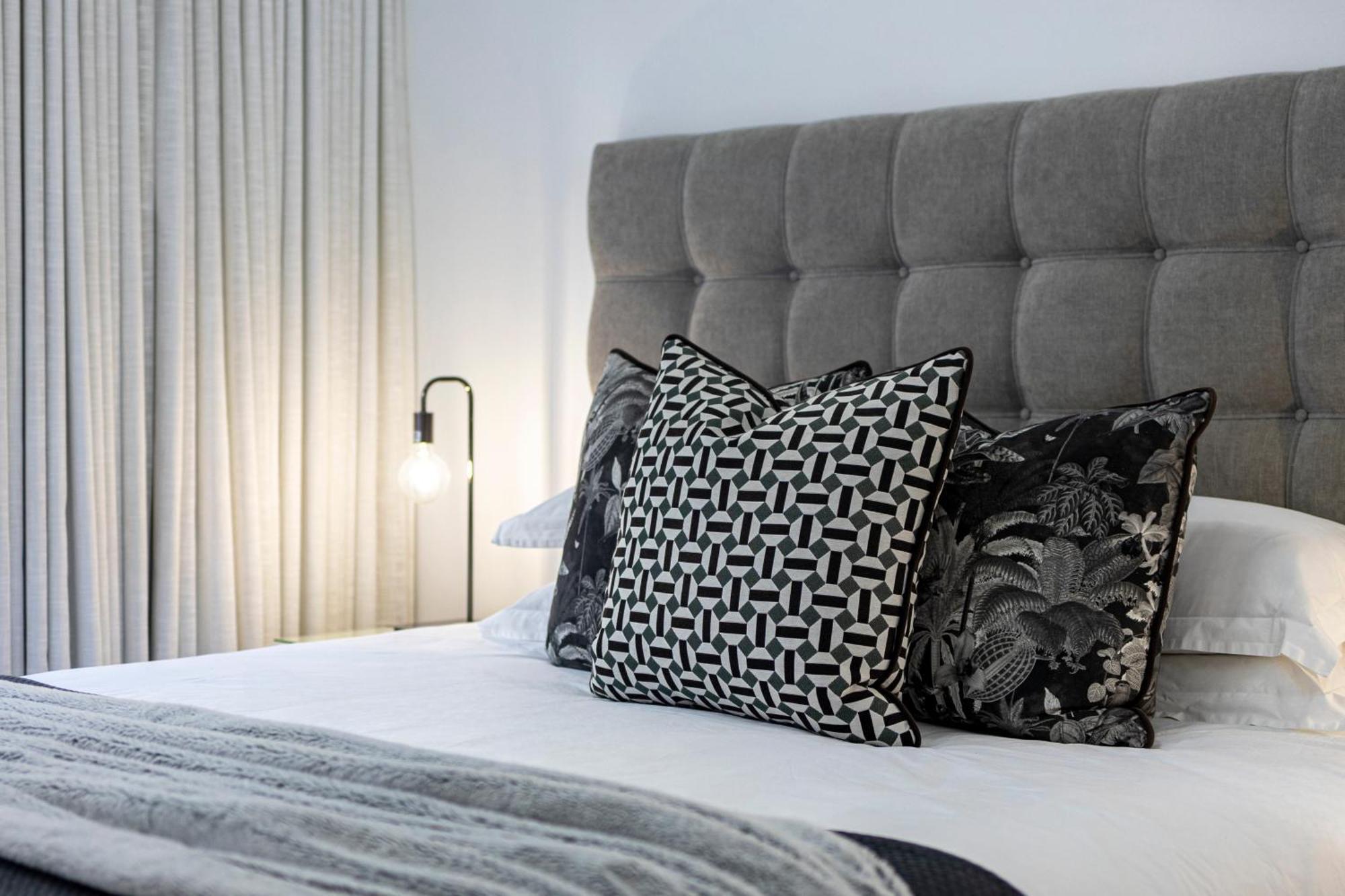 Clifton Yolo Spaces - Clifton Beachfront Apartments เคปทาวน์ ภายนอก รูปภาพ