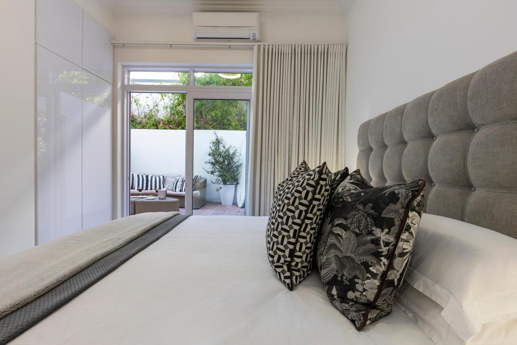 Clifton Yolo Spaces - Clifton Beachfront Apartments เคปทาวน์ ภายนอก รูปภาพ