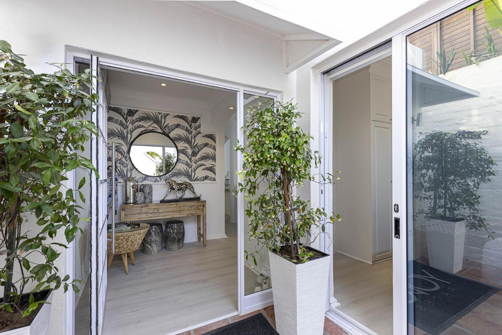 Clifton Yolo Spaces - Clifton Beachfront Apartments เคปทาวน์ ภายนอก รูปภาพ